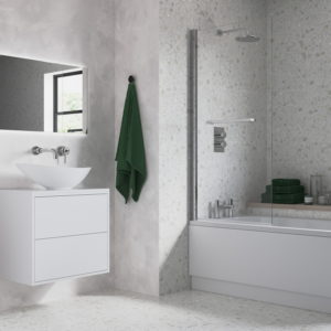 Single Straight Bath Screen with Rail